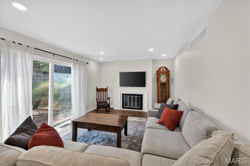 910 Dickson Street St. Louis, MO 63122 - Photo 15 of 43