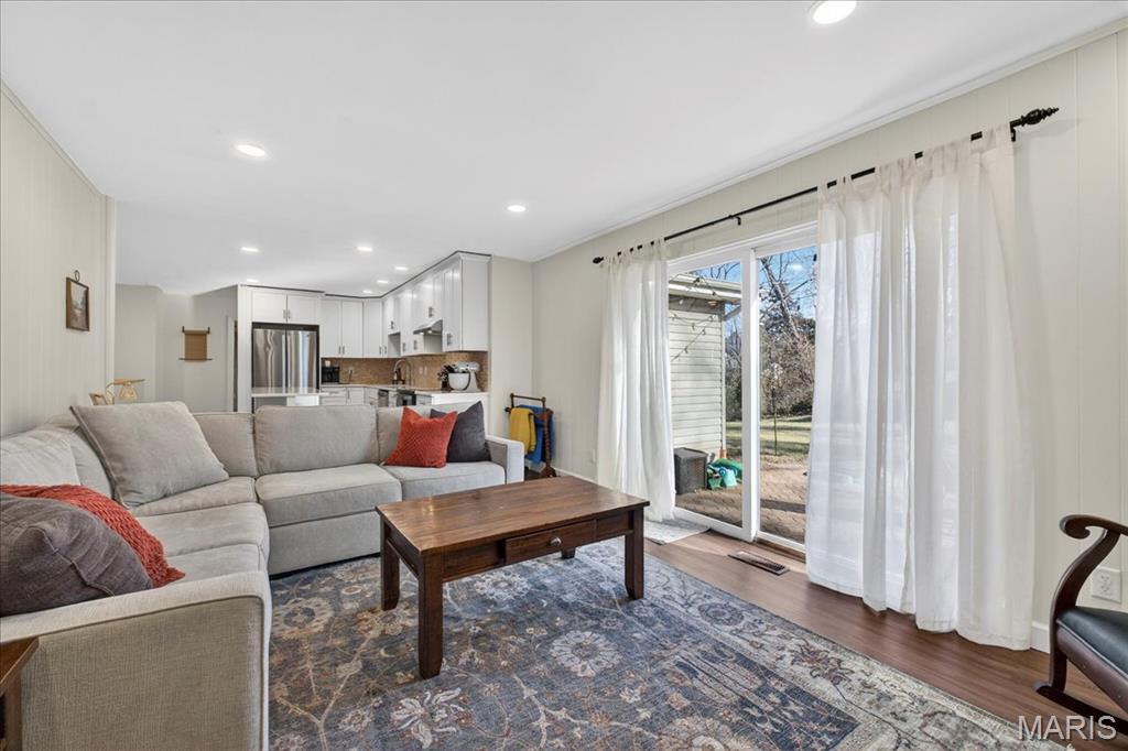 910 Dickson Street St. Louis, MO 63122 - Photo 16 of 43