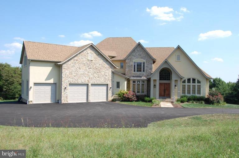 6954 North Clifton Road Frederick, MD 21702 - Photo 1 of 25 Exterior (Main)