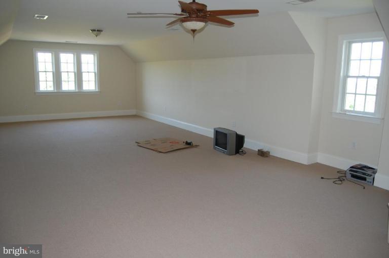 6954 North Clifton Road Frederick, MD 21702 - Photo 21 of 25 Den