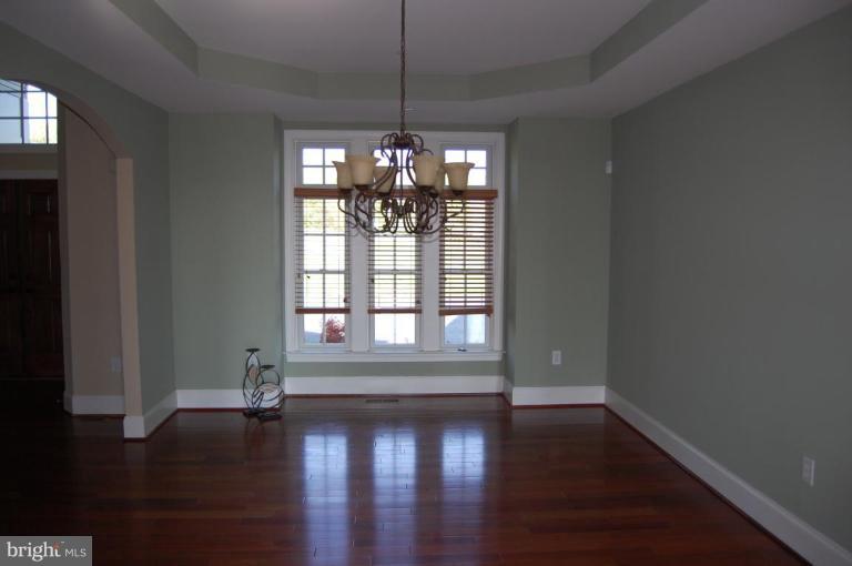 6954 North Clifton Road Frederick, MD 21702 - Photo 5 of 25 Dining Room