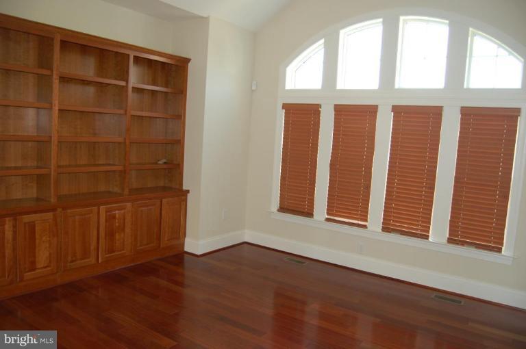 6954 North Clifton Road Frederick, MD 21702 - Photo 10 of 25 Study