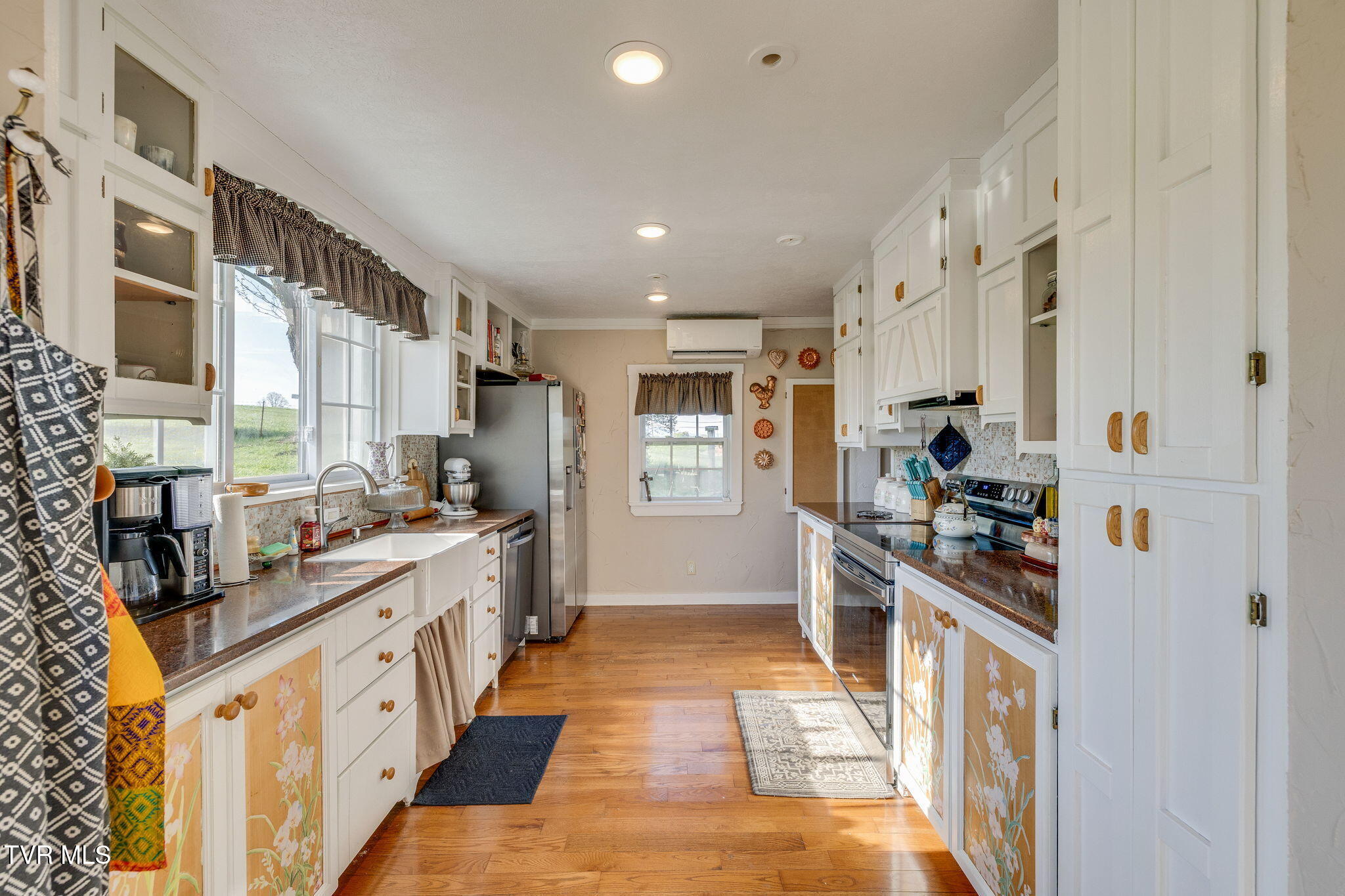 500 Milburnton Road Limestone, TN 37681 - Photo 13 of 34 013