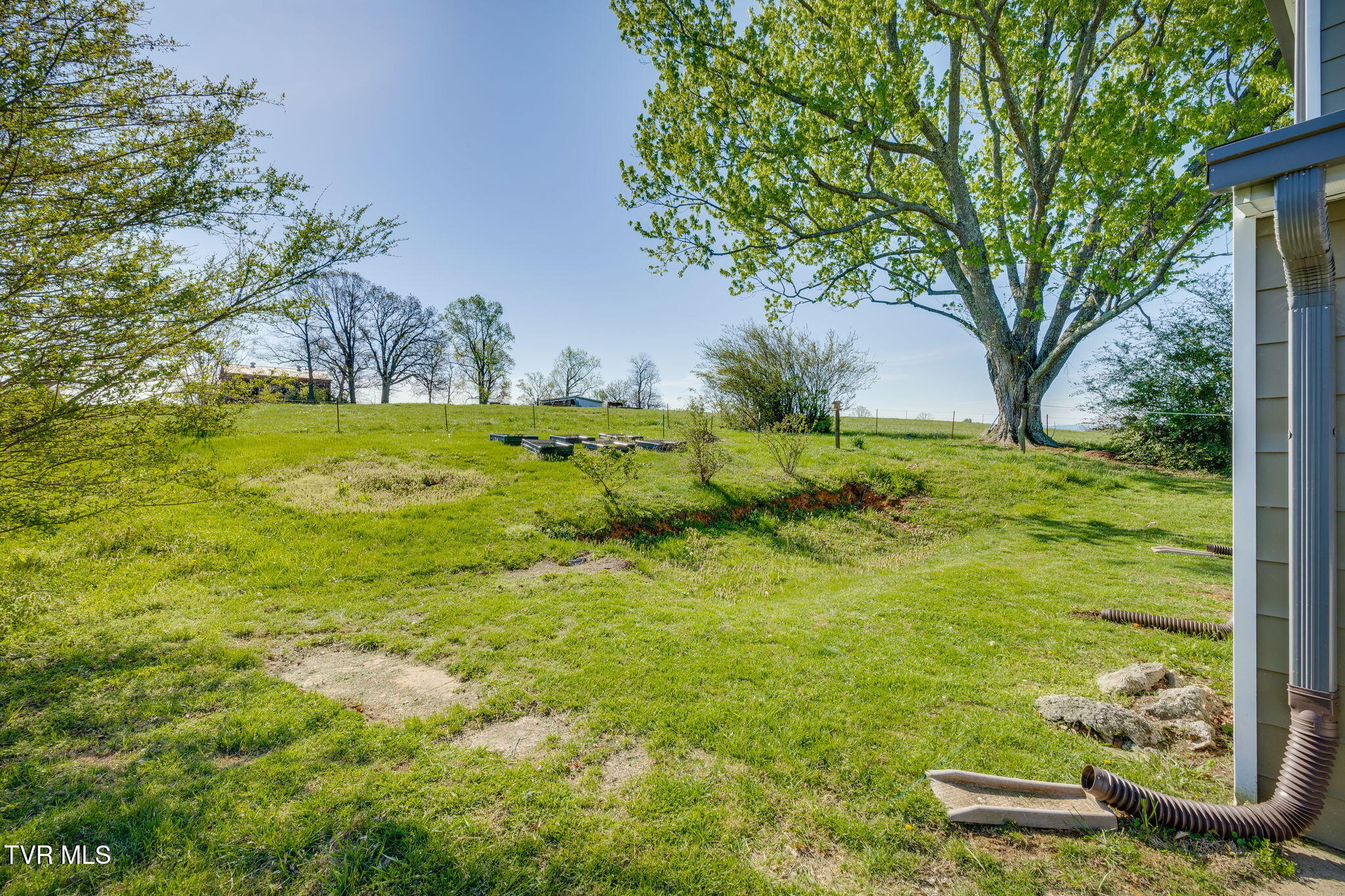 500 Milburnton Road Limestone, TN 37681 - Photo 27 of 34 030
