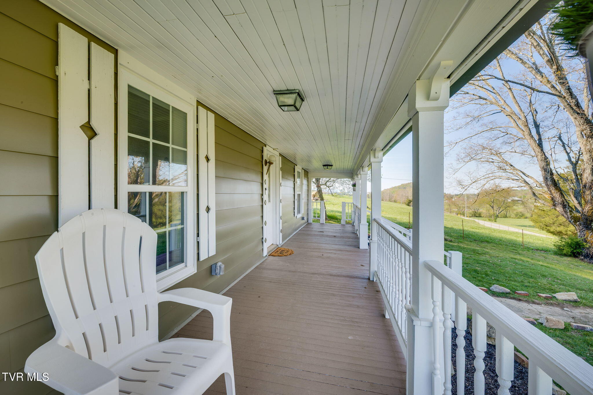 500 Milburnton Road Limestone, TN 37681 - Photo 4 of 34 004