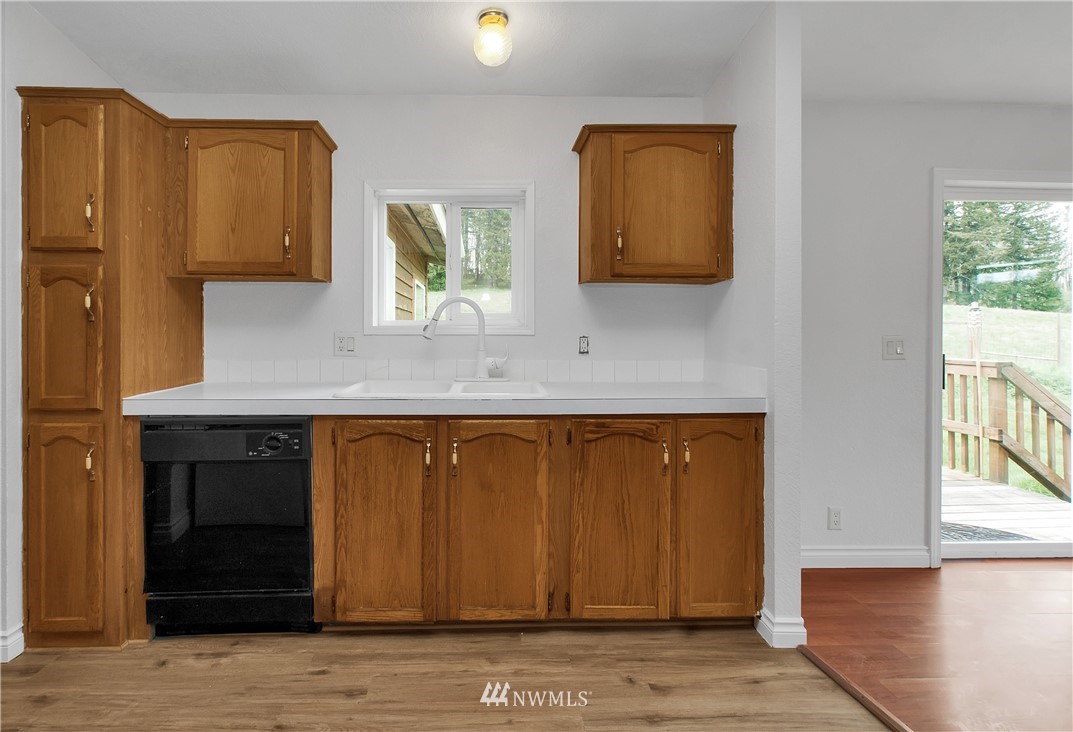 196 Barton Road Rochester, WA 98579 - Photo 14 of 35