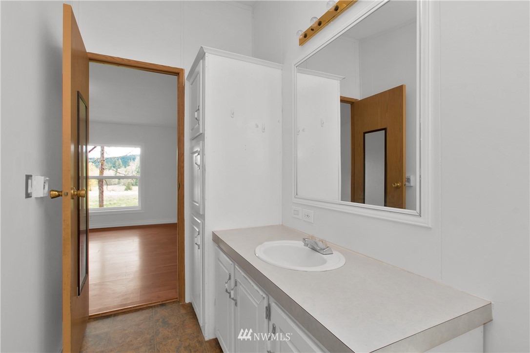 196 Barton Road Rochester, WA 98579 - Photo 23 of 35