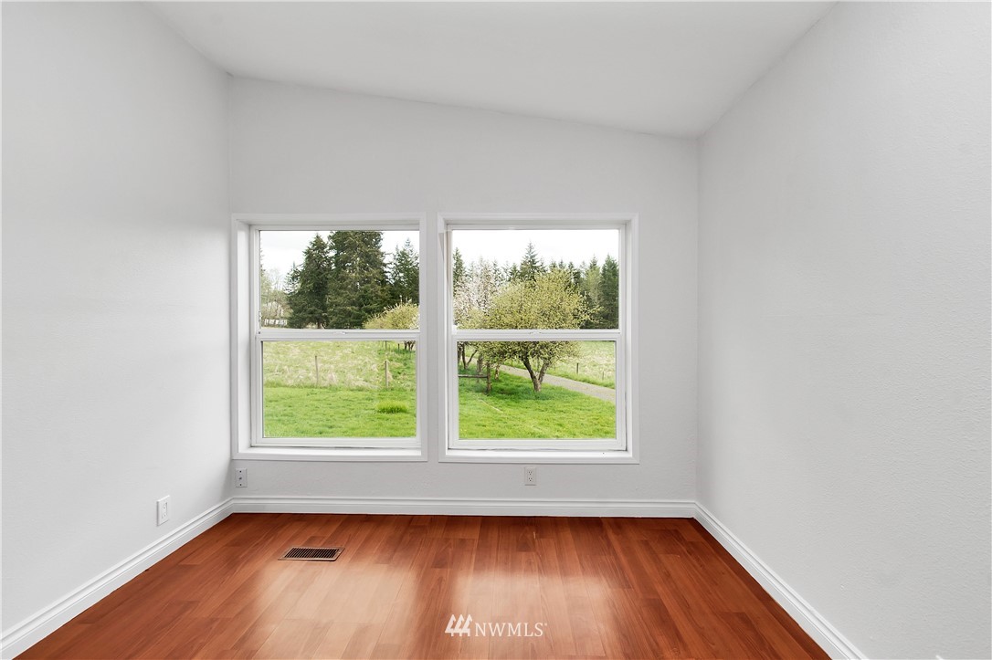 196 Barton Road Rochester, WA 98579 - Photo 4 of 35