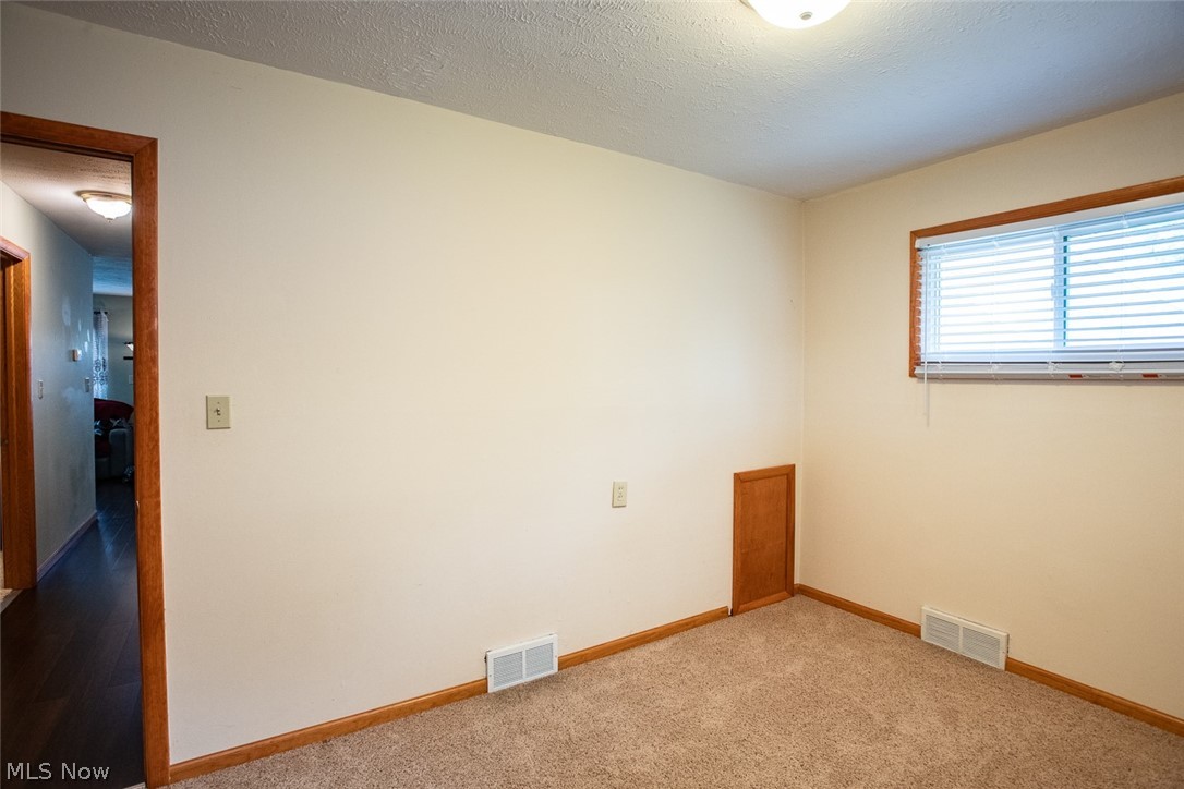 10985 Snow Road Parma Heights, OH 44130 - Photo 15 of 33