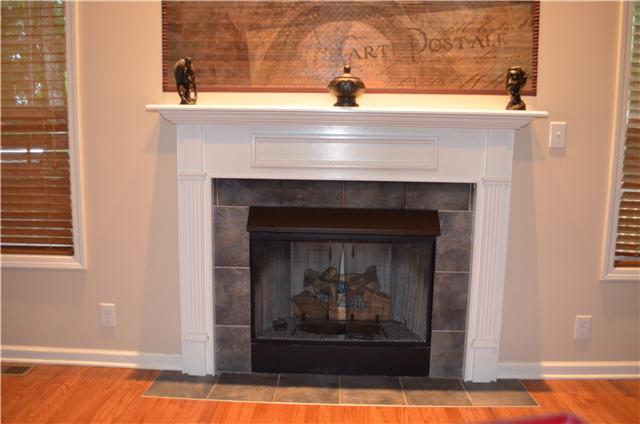 1653 Gratton Road Clarksville, TN 37043 - Photo 4 of 20 Fireplace in Living Area