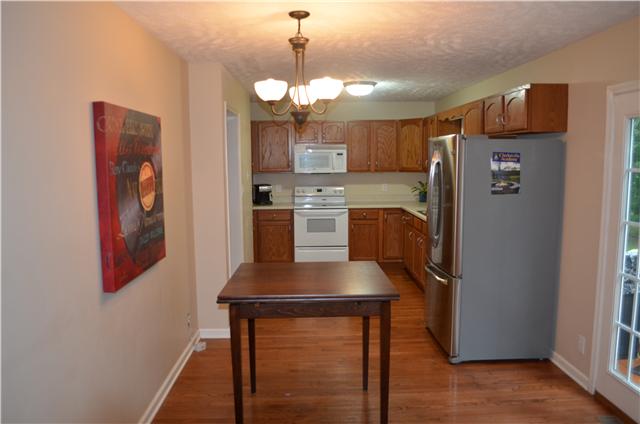 1653 Gratton Road Clarksville, TN 37043 - Photo 5 of 20 Eat in Area of Kitchen