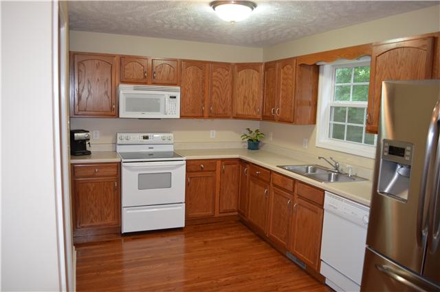 1653 Gratton Road Clarksville, TN 37043 - Photo 6 of 20 Kitchen, has large pantry and lots of cabinets