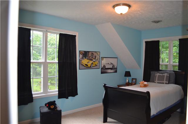 1653 Gratton Road Clarksville, TN 37043 - Photo 9 of 20 Bedroom has large walk in closet