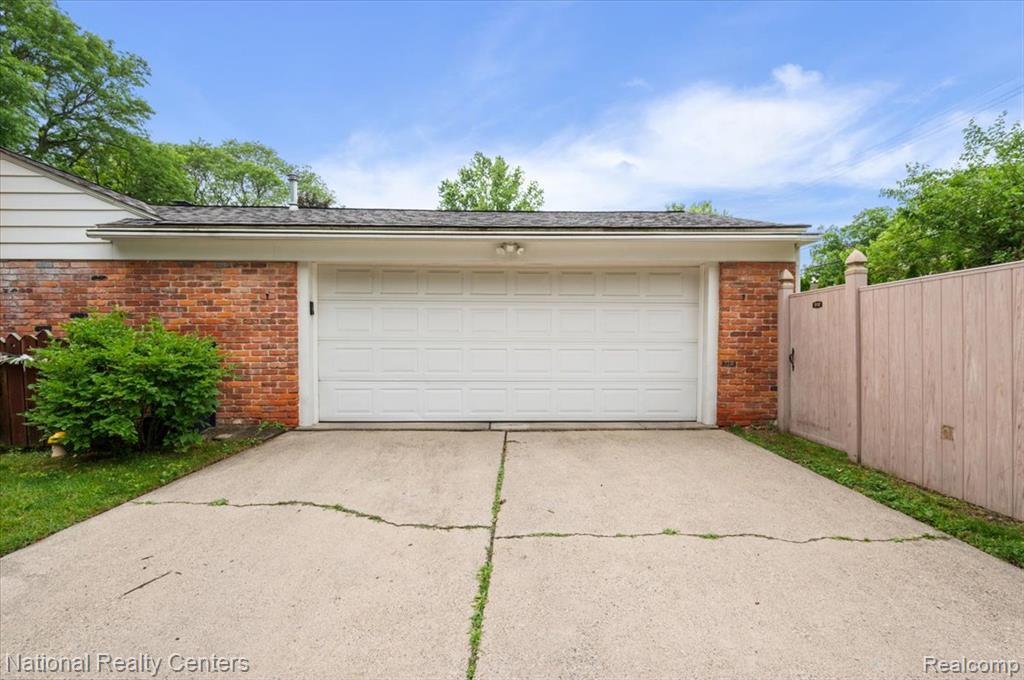 3002 Bamlet Road Royal Oak, MI 48073 - Photo 8 of 79 Gallery Image 8