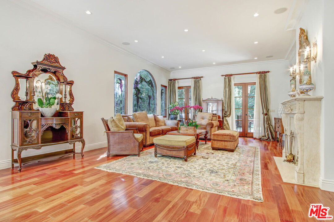 725 Foothill Road Beverly Hills, CA 90210 - Photo 23 of 46