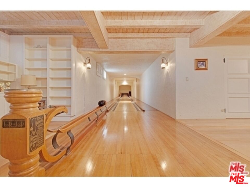 725 Foothill Road Beverly Hills, CA 90210 - Photo 40 of 46