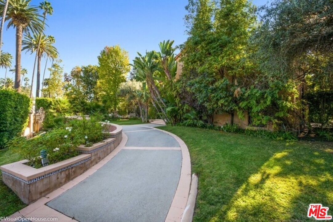 725 Foothill Road Beverly Hills, CA 90210 - Photo 41 of 46
