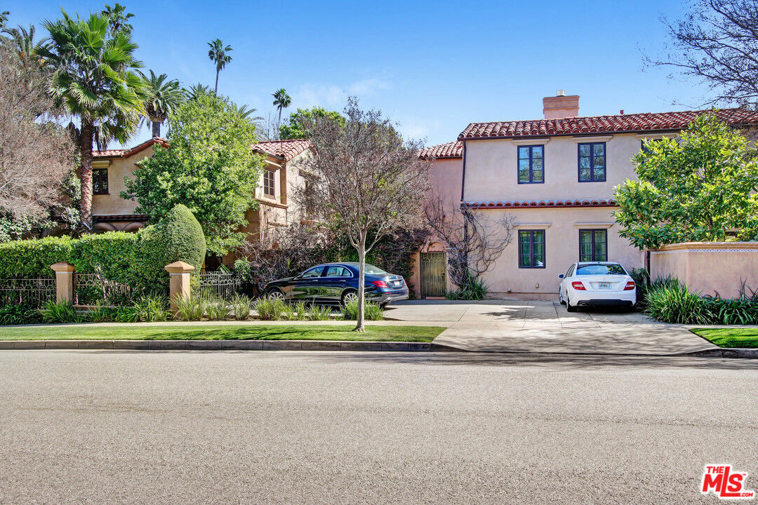 725 Foothill Road Beverly Hills, CA 90210 - Photo 42 of 46