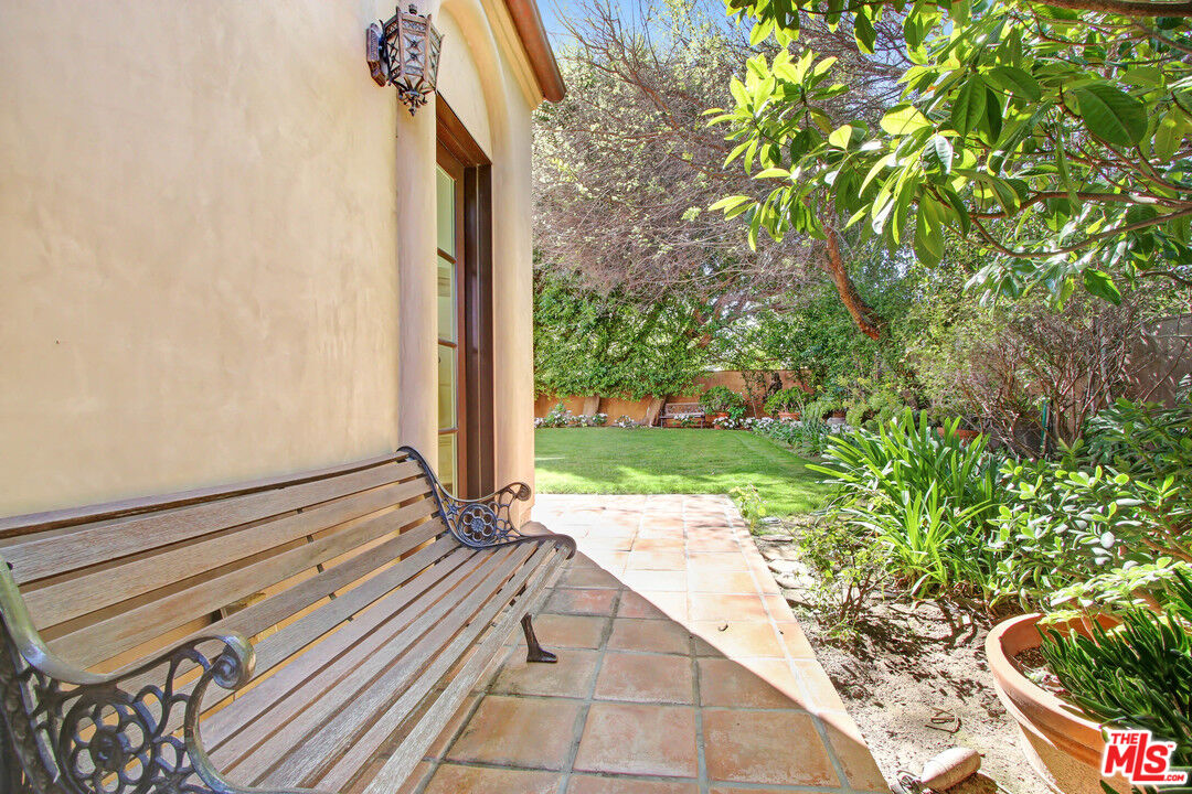 725 Foothill Road Beverly Hills, CA 90210 - Photo 45 of 46