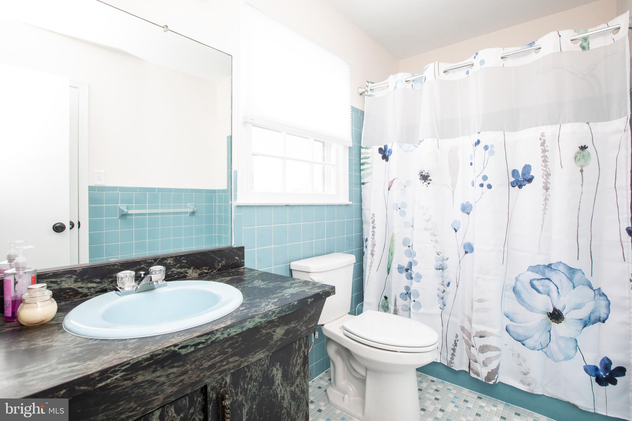 131 Hempstead Road Hamilton, NJ 08610 - Photo 26 of 36 Full Bathroom