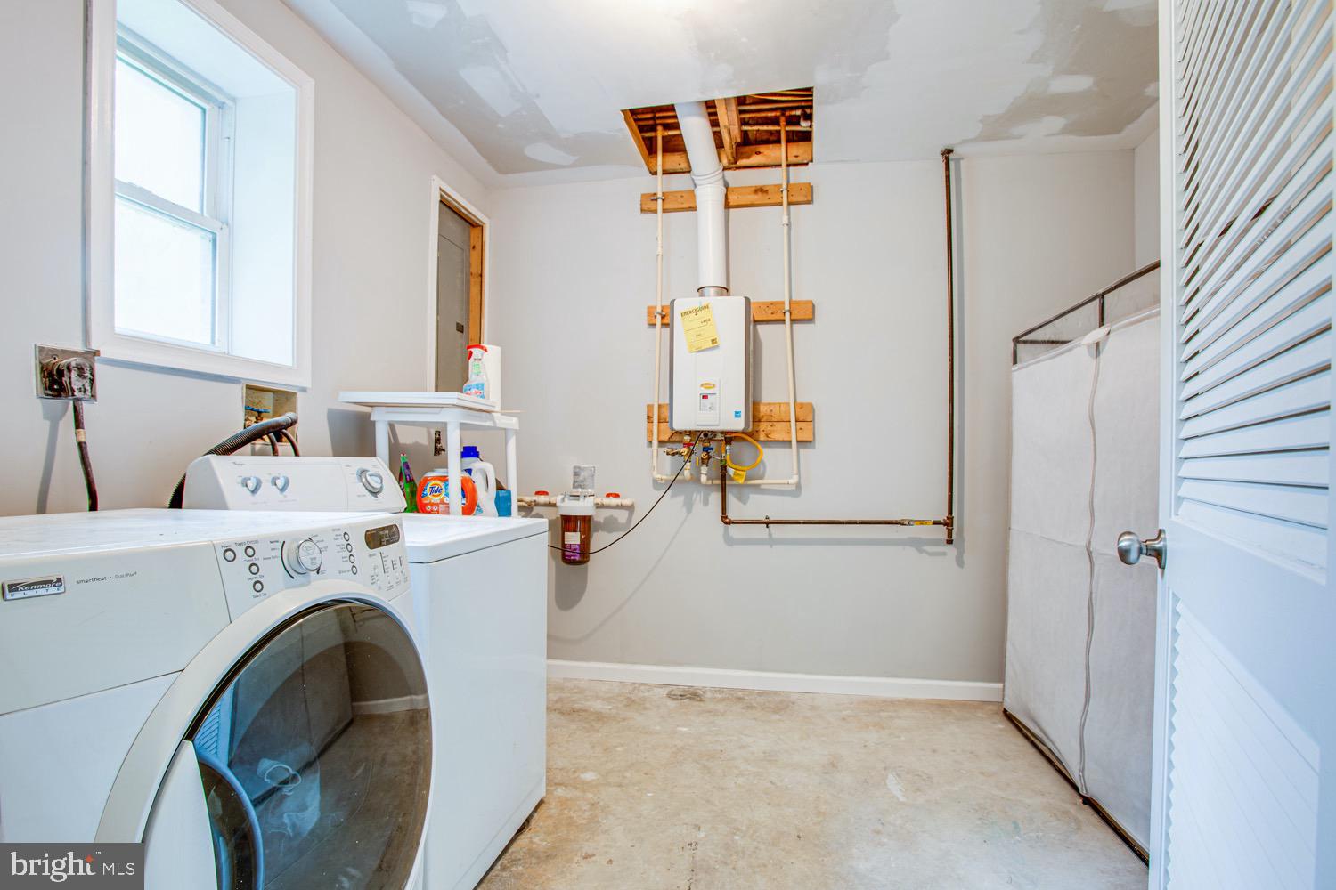 6107 Glebe Run Road Partlow, VA 22534 - Photo 38 of 55 Laundry Room