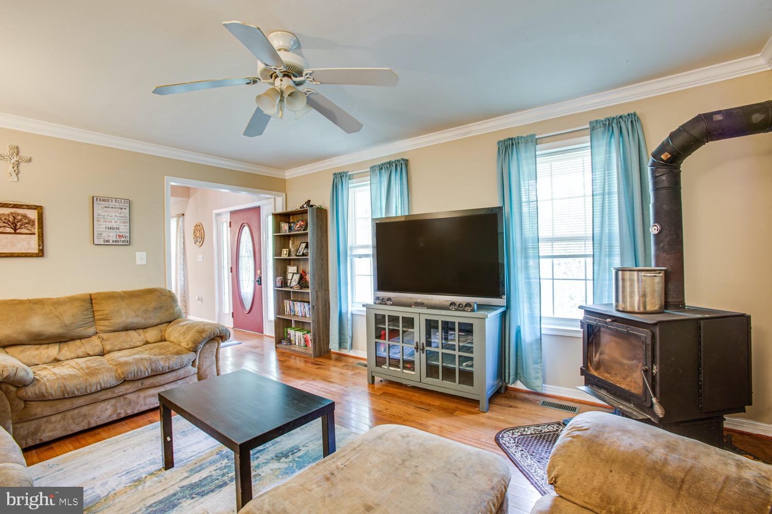 6107 Glebe Run Road Partlow, VA 22534 - Photo 10 of 55 Family Room