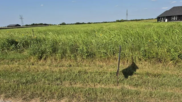 $164,800 | 691 Farmer Road, Ennis, TX 75119