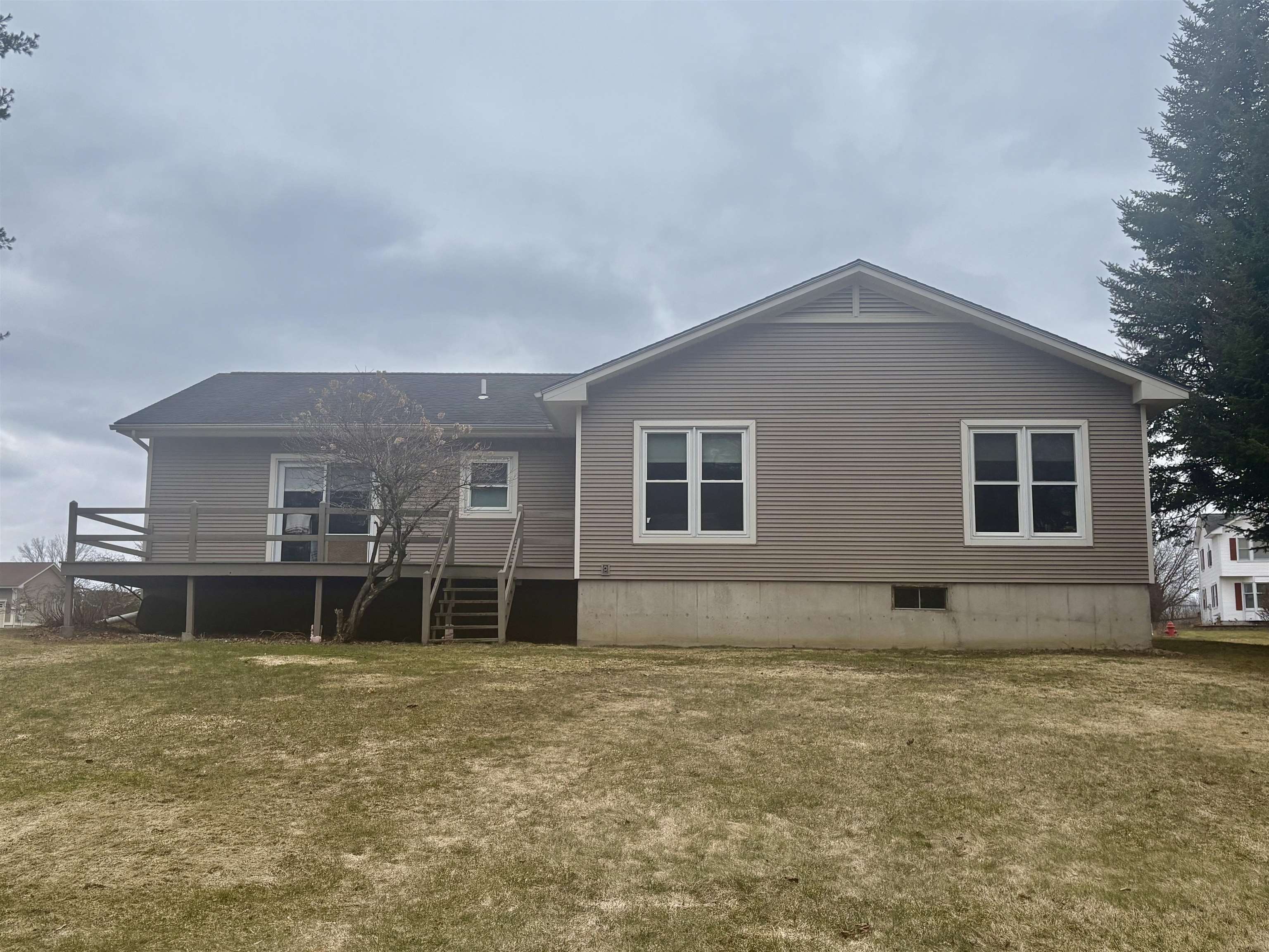 7 Chelsea Road Essex Junction, VT 05452 - Photo 2 of 25