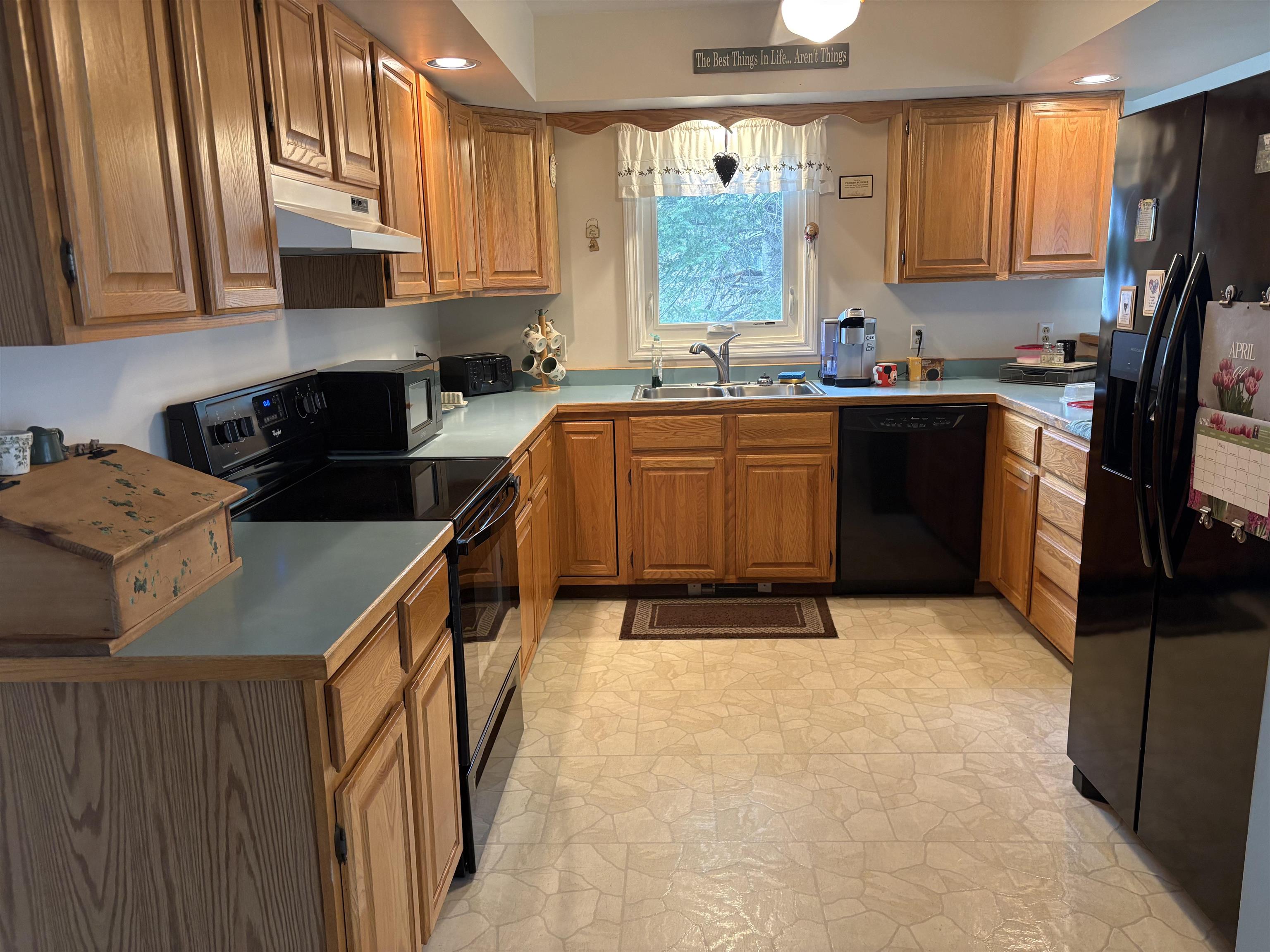 7 Chelsea Road Essex Junction, VT 05452 - Photo 5 of 25