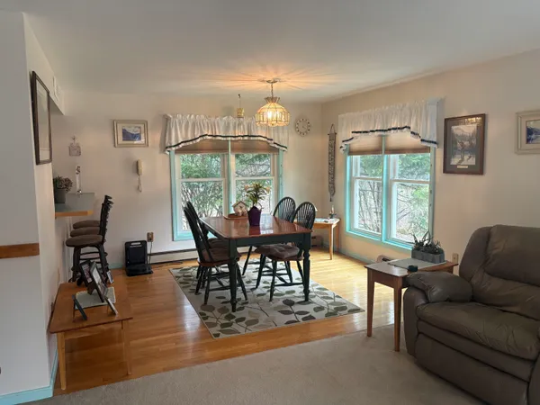 $595,000 | 7 Chelsea Road, Essex Junction, VT 05452