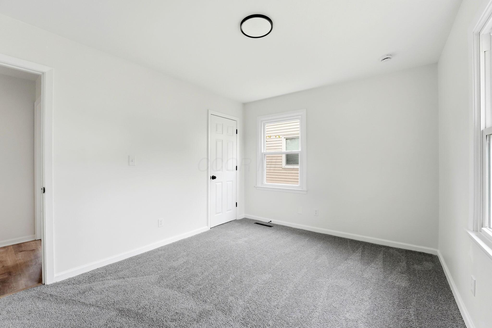 241 Sturbridge Road Columbus, OH 43228 - Photo 29 of 49 29-web-or-mls-242-sturbridge-rd