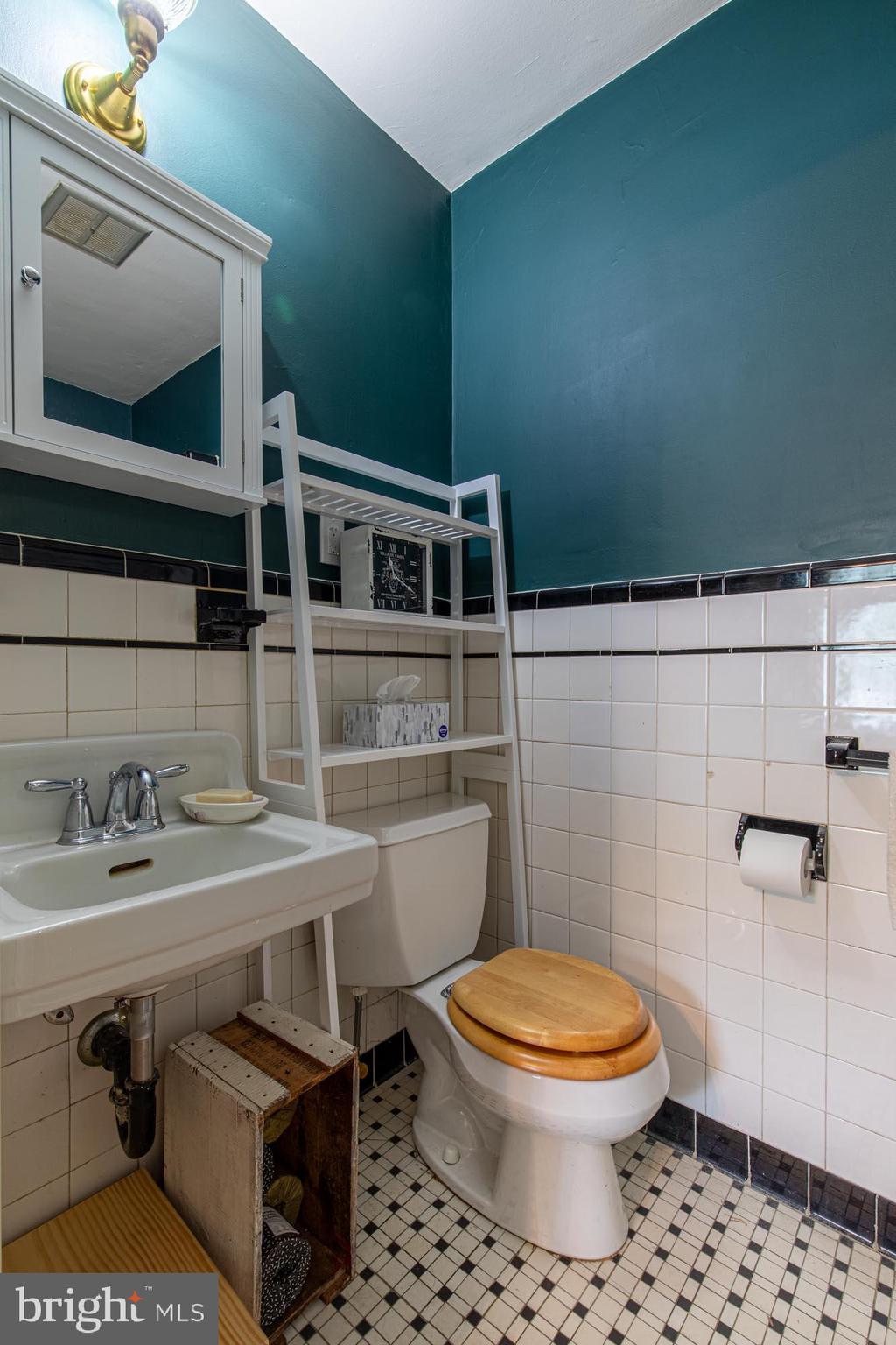 1517 Forest Glen Road Silver Spring, MD 20910 - Photo 27 of 37