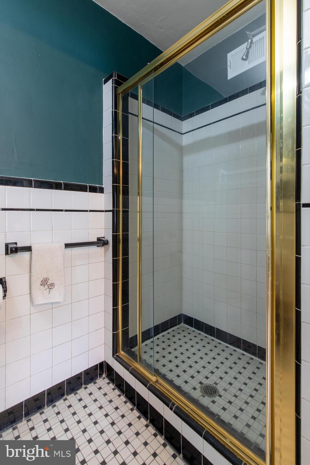 1517 Forest Glen Road Silver Spring, MD 20910 - Photo 28 of 37