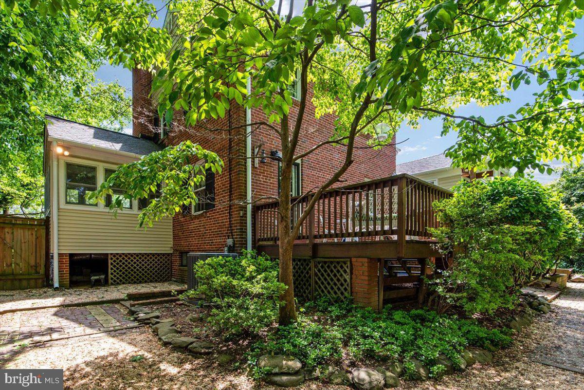 1517 Forest Glen Road Silver Spring, MD 20910 - Photo 7 of 37