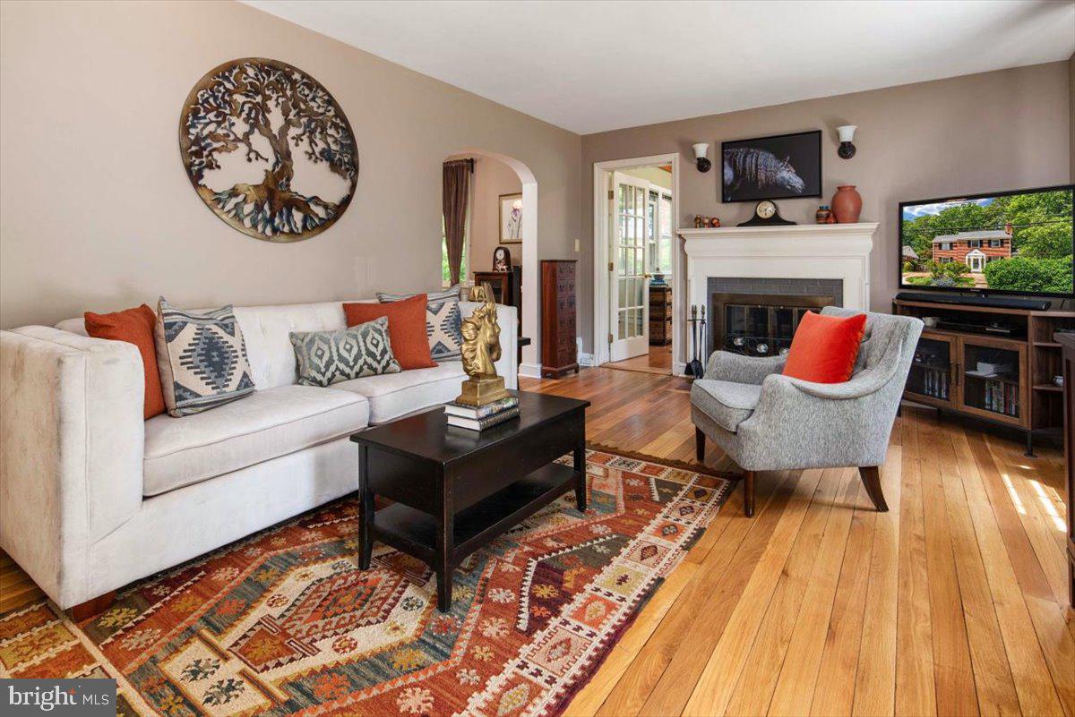 1517 Forest Glen Road Silver Spring, MD 20910 - Photo 8 of 37