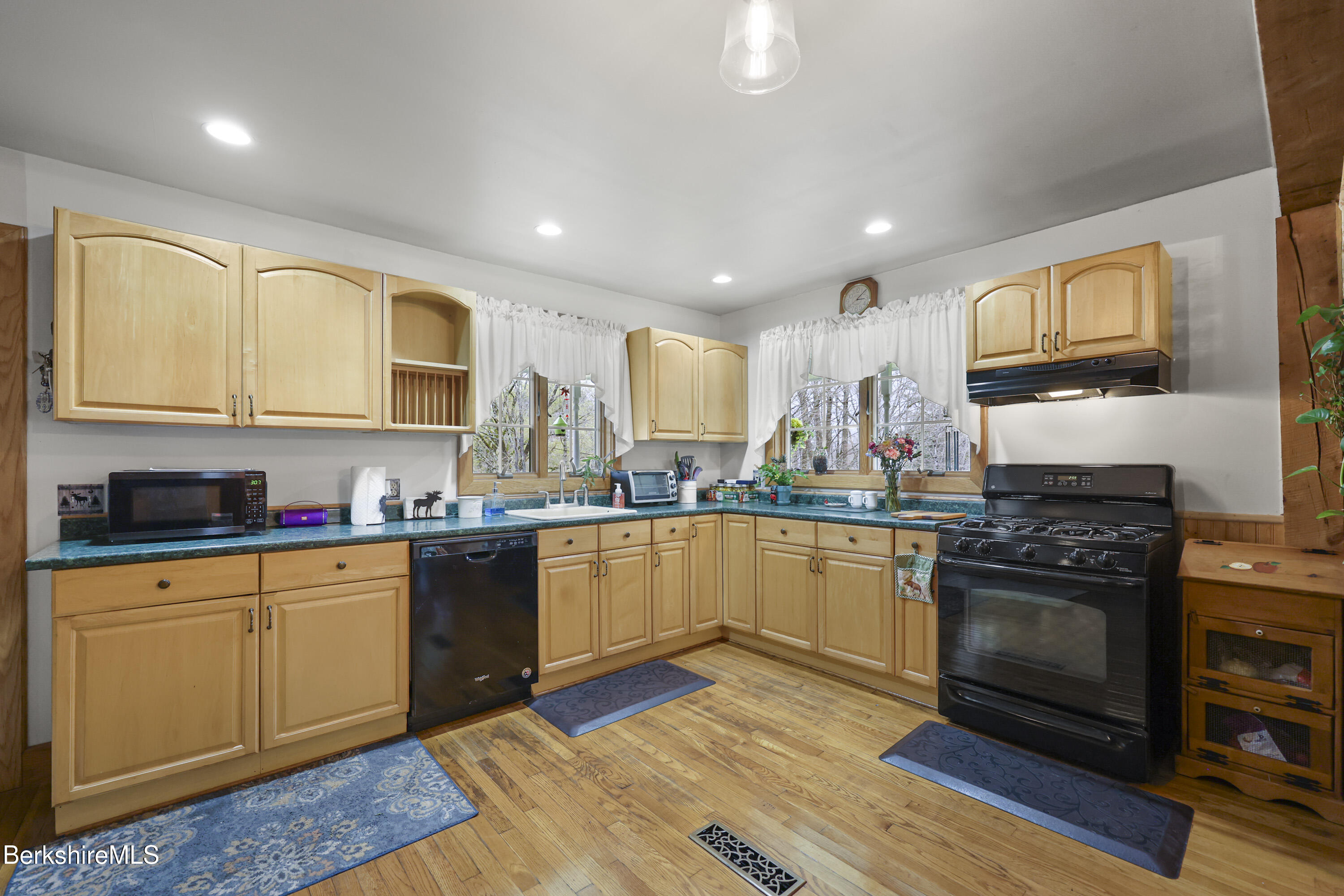 86 Hickingbotham Road Peru, MA 01235 - Photo 12 of 52 20 Kitchen