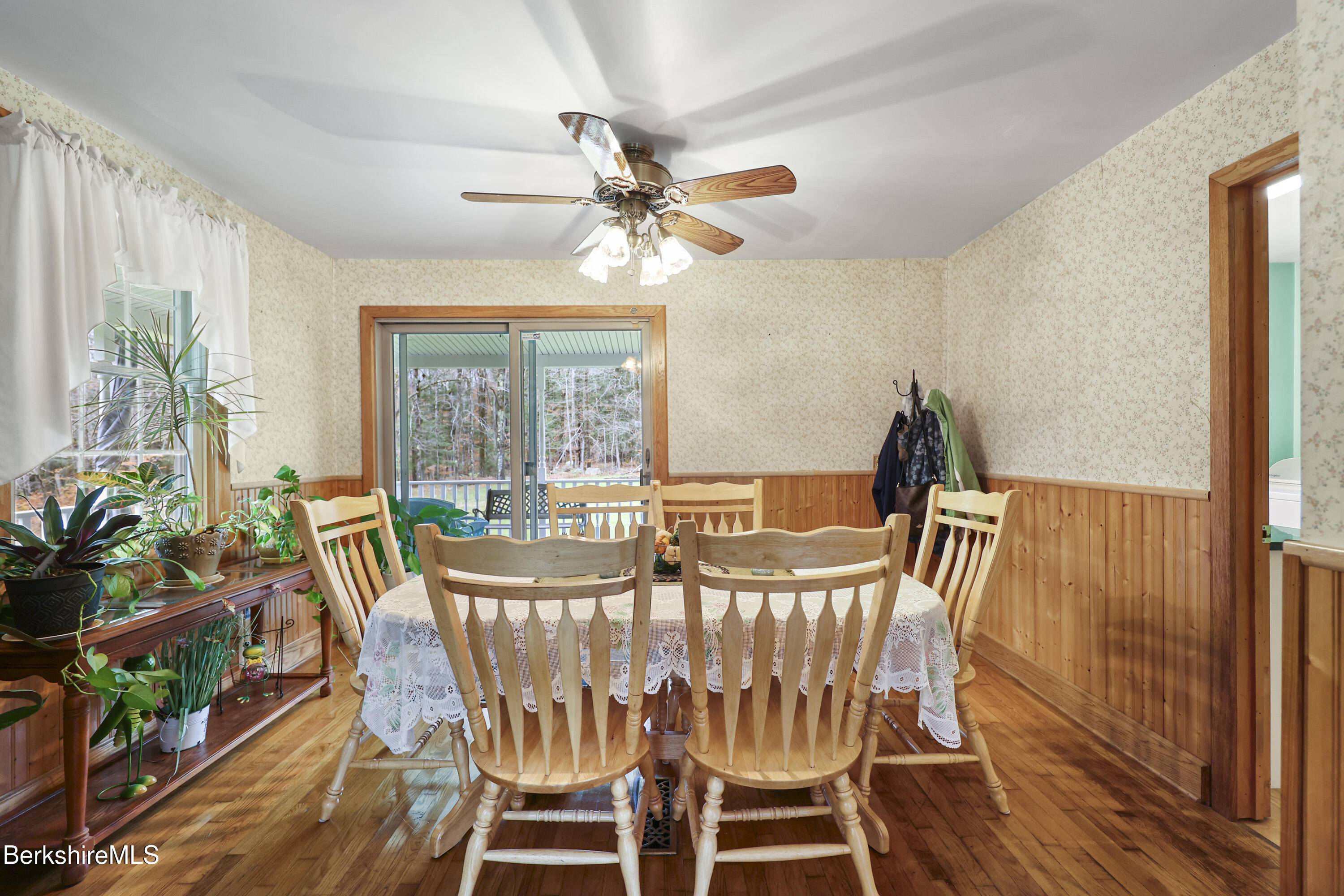 86 Hickingbotham Road Peru, MA 01235 - Photo 22 of 52 50 Dining Room