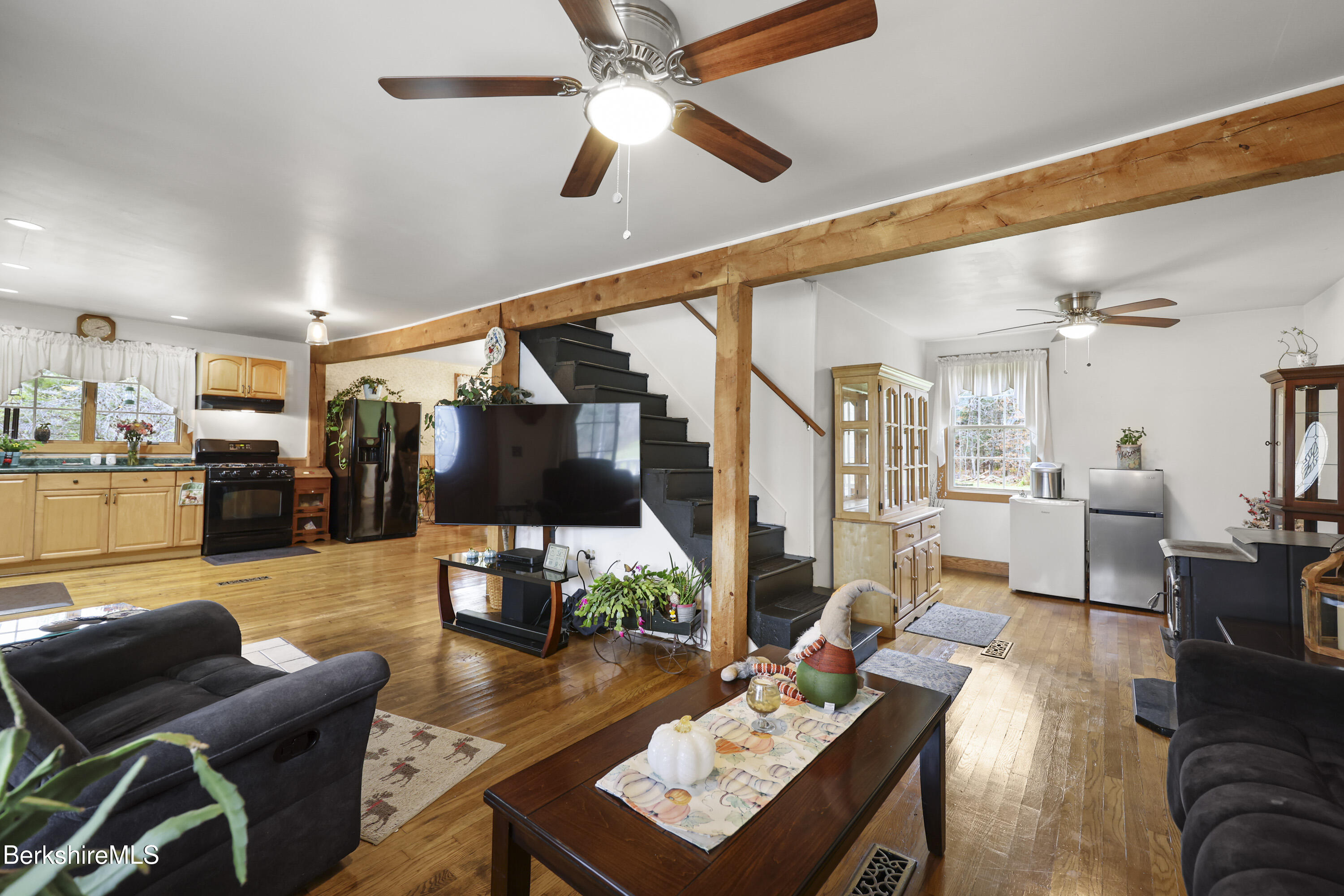 86 Hickingbotham Road Peru, MA 01235 - Photo 27 of 52 Living Room