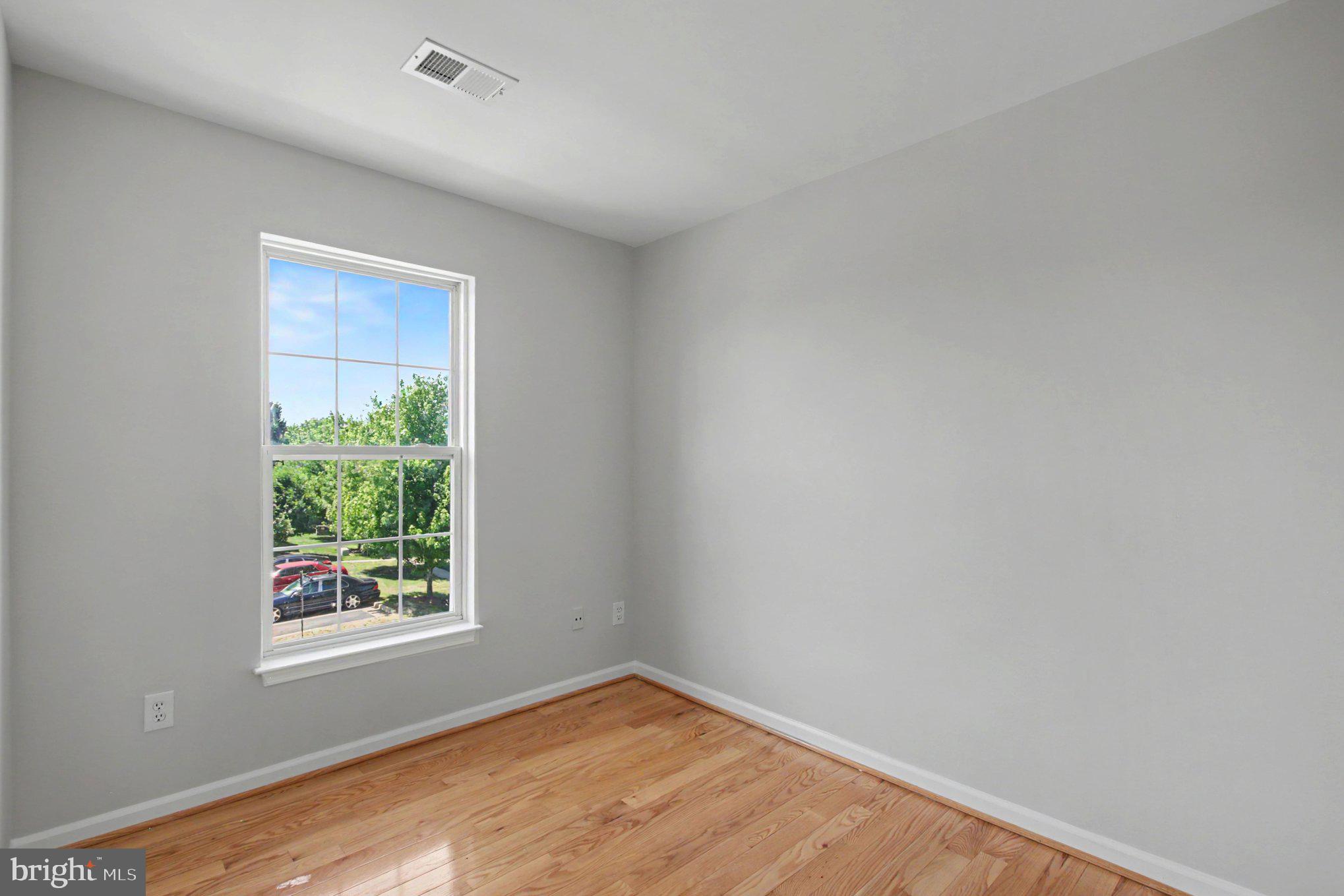 6388 Trips Way Springfield, VA 22150 - Photo 10 of 27