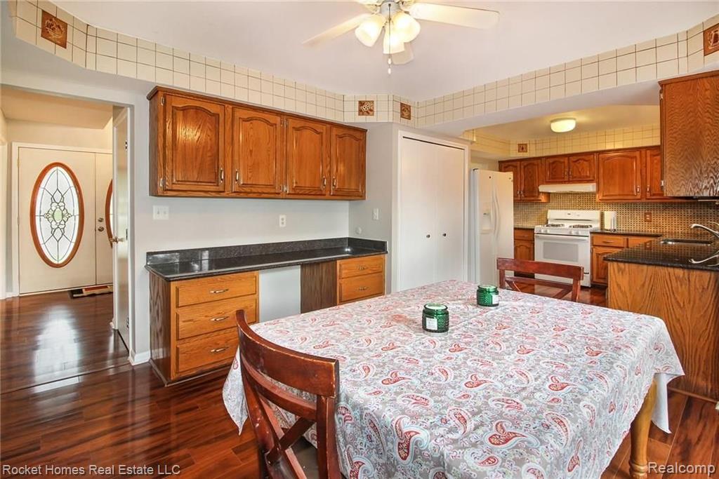 3645 Old Tree Court Rochester Hills, MI 48309 - Photo 8 of 48