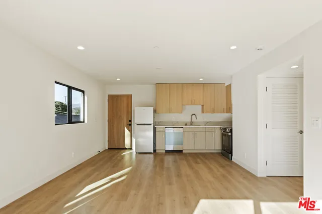 $3,250 | 2845 Marsh Street, Unit 1/2, Los Angeles, CA 90039