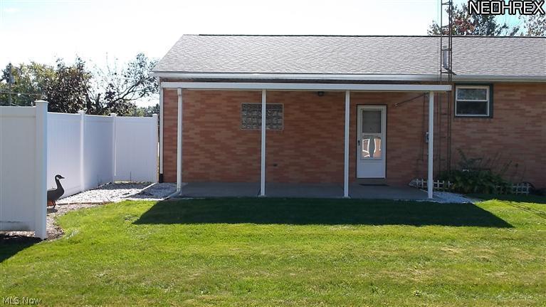 4409 8th Street Northwest Canton, OH 44708 - Photo 2 of 20 large covered patio