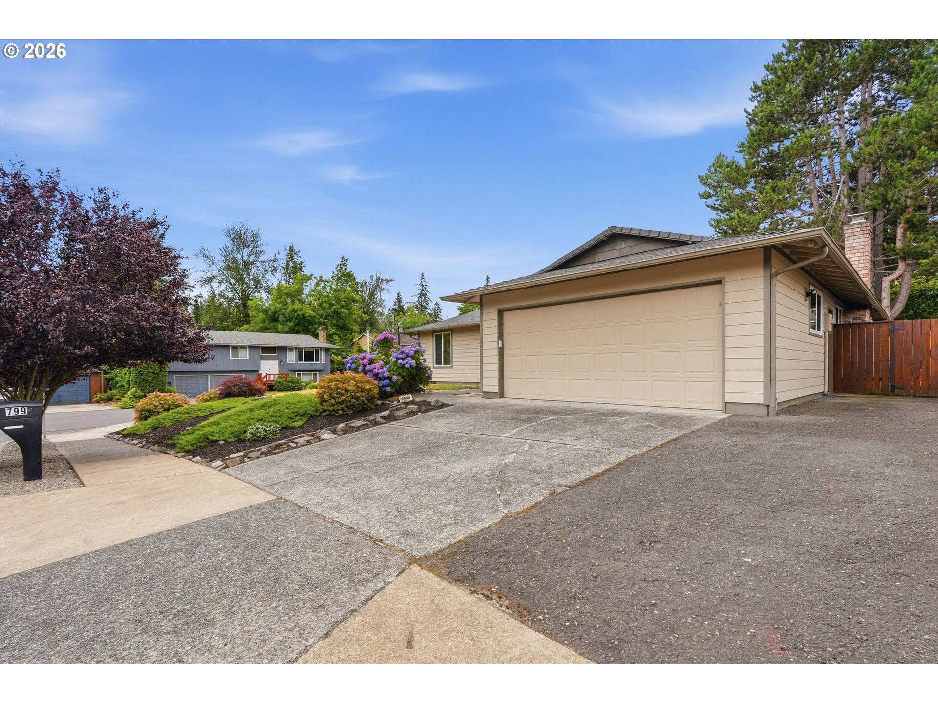 799 Southwest Orchard Place Gresham, OR 97080 - Photo 3 of 36