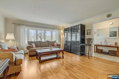 $849,000 | 40 Catherine Court, Cedar Grove, NJ 07009