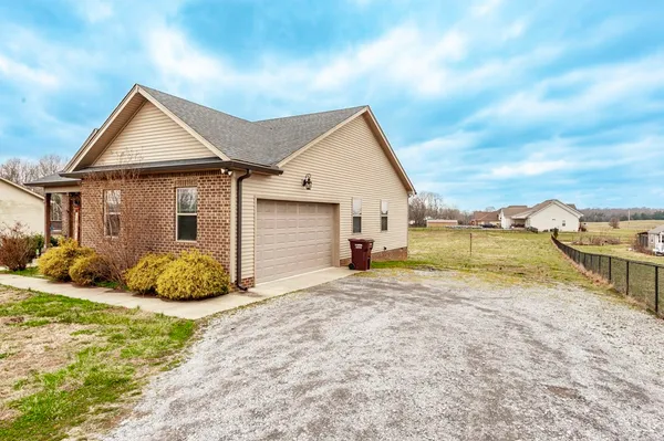 $349,900 | 1699 Rapids Road, Portland, TN 37148