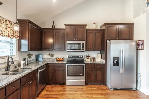 $349,900 | 1699 Rapids Road, Portland, TN 37148