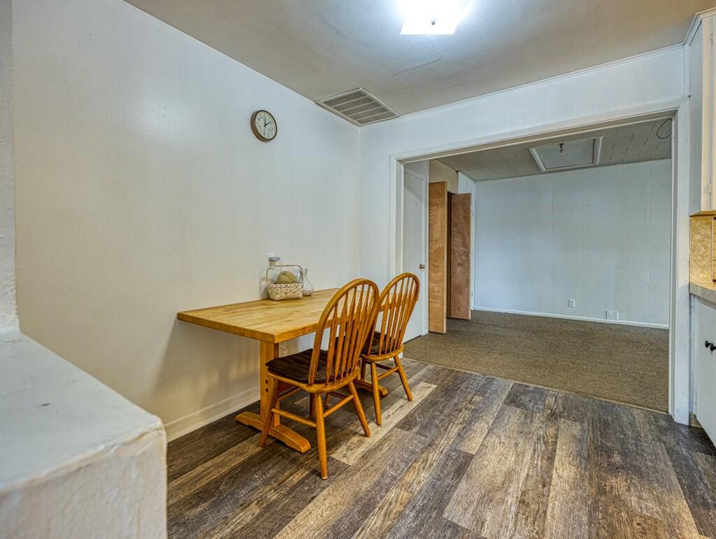 425 West 1st Street Merrill, OR 97633 - Photo 16 of 38 Polk St. Breakfast Nook