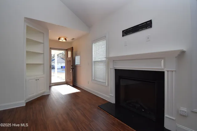 $1,700 | 2401 Sawgrass Drive, Winterville, NC 28590