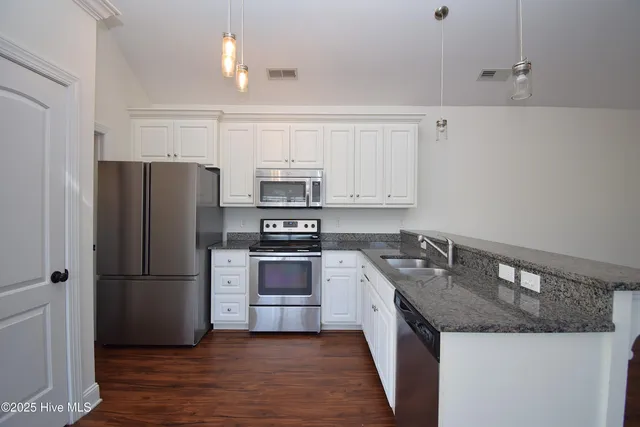 $1,700 | 2401 Sawgrass Drive, Winterville, NC 28590