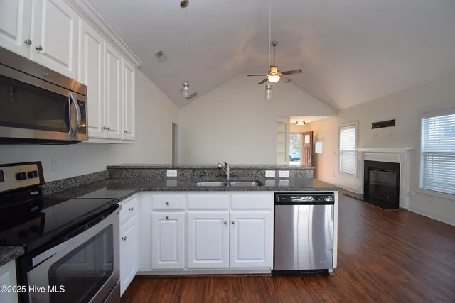 $1,700 | 2401 Sawgrass Drive, Winterville, NC 28590